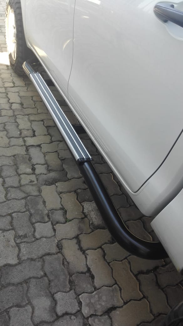 Toyota Hilux GD6 Side Steps (02/2016-) - TS131-76